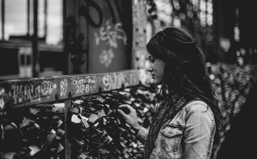 Mindfulness: must I practice&nbsp;acceptance?